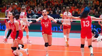 Tokyo Olimpiyatları'na giden Kadın Voleybol Takımımız'ı korona vurdu! Sporcularımız karantinada
