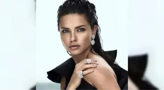 Adriana Lima'dan olay poz