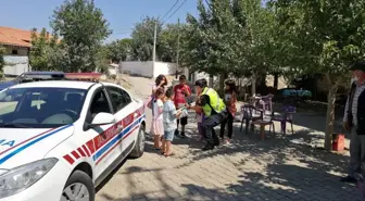 Son dakika haberleri: Jandarma ekiplerinden sürücülere bayram ikramı