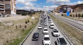 43 ilin geçiş güzergahında 'son gün' trafik yoğunluğu: Kilit kavşakta yine aynı manzara