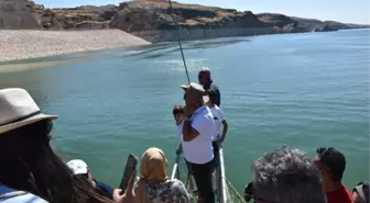 Görmek için Danimarka'dan bile geliyorlar! Tarihi Hasankeyf'te tekne turları başladı, ücreti 25 lira