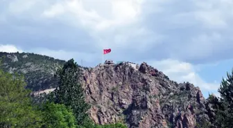 Torul'daki cam seyir terasını bayram tatilinde 13 bin kişi ziyaret etti