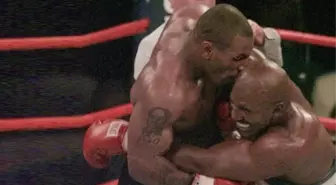 Tokyo Olimpiyatları'nda Mike Tyson'a nazire yaptı! Rakibinin kulağını ısırmaya çalışan boksör mücadeleye damga vurdu