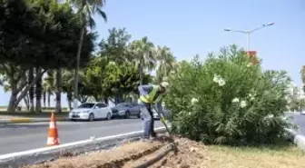 Mersin Büyükşehir'den Refüjlere Yeni Sulama Sistemi