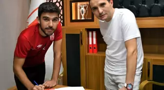 Balıkesirspor'da imzalar devam ediyor