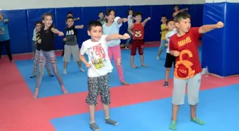 Bozüyük Belediyesi Yaz Spor Okulları'nda karate kursu