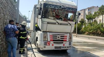 Son dakika haberi: D130 Karayolu'nda korkutan tır yangını