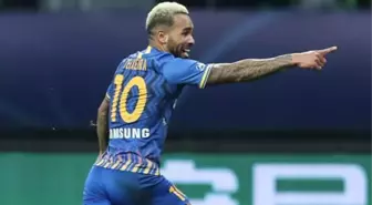 Beşiktaş'ın yeni transferi Alex Teixeira'nın en geç çarşamba gününe kadar İstanbul'da olması bekleniyor