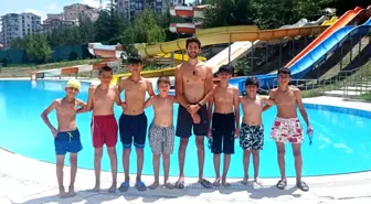 Keçiörenli minikler aqua parkta gönüllerince eğlendi