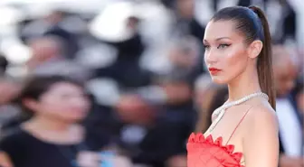 Ünlü model Bella Hadid sütyensiz sokağa çıktı! Tüm gözler üzerindeydi ama o aldırış etmedi