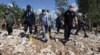 Son dakika haber! Bakan Yardımcısı Suver, selden etkilenen bölgelerde incelemelerini sürdürüyor