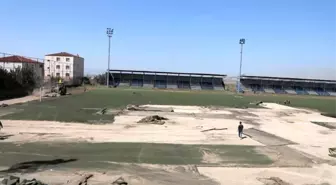 Dilovası Şehit Nihat Karataş stadı yenileniyor