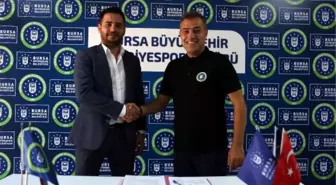 Bursa Büyükşehir Belediyespor'da başantrenör Levent Zoroğlu imzayı attı