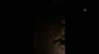 Orman yangınına gece görüşlü helikopterlerle müdahale ediliyor