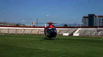 Tokat'ta ambulans helikopter, minibüsün çarptığı yaşlı kadın için havalandı