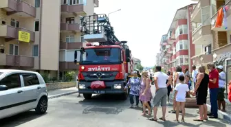 Son dakika haber | 5 katlı binanın son katında çıkan yangın, mahalleliyi sokağa döktü