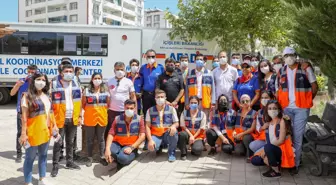 Diyarbakır'da AFAD ekipleri kapı kapı gezerek vatandaşları afetlere karşı bilgilendiriyor