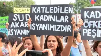 KADIKÖY'DE KADINLARDAN KADIN CİNAYETLERİ EYLEMİ