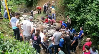 Rize'de çay yüklü kamyonet dereye yuvarlandı: 5 yaralı