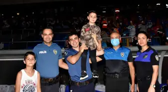 Şehit polis memurunun oğlu Adana Demirspor-Beşiktaş hazırlık maçını izledi