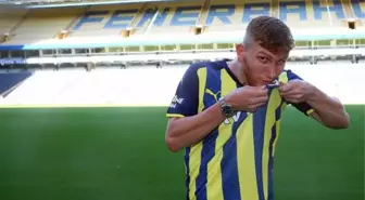 F.Bahçe'nin yeni transferi Burak'a hocası Hakan Cenkçiler övgü yağdırdı: Asansörde 5 kişiyi çalımlar
