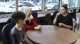 İşitme engelli üniversite adayları ile ailelerine işaret diliyle tercih desteği