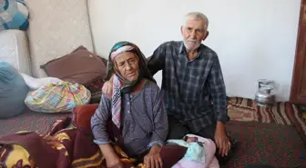 Manavgat yangınında 'birlikte ölmeyi' göze aldığı felçli eşinin elini bırakmıyor