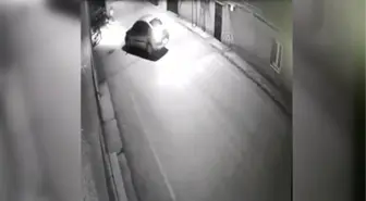 Motosiklet, otomobile çarptı: 1 ölü, 1 yaralı