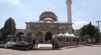 Balıkesir'deki kazada hayatını kaybeden gurbetçi anne ve iki çocuğu defnedildi