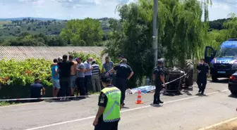 Son dakika... Devrilen traktörün altında kalan vatandaş olay yerinde hayatını kaybetti