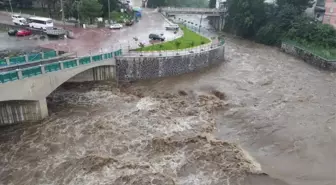 Samsun'daki aşırı yağış nedeniyle mahsur kalan 9 kişiyi AFAD ekipleri kurtardı