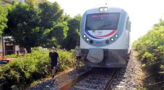 TRENİN ÇARPTIĞI MOTOSİKLETLİ AĞIR YARALANDI