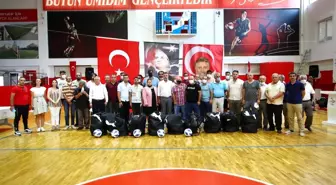 Bayraklı'daki 16 amatör spor kulübüne toplam 275 bin liralık destek