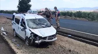 Gaziantep'te ticari araç takla attı, 1 ölü, 3 yaralı