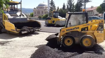 Parmakören Mahallesi'nde asfalt çalışması