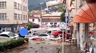 Son dakika haberi... Sel felaketinin vurduğu Bozkurt'ta çatılarda kurtarılmayı bekleyenler var