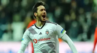 Umut Nayir yayınladığı mesajla Beşiktaş'a veda etti: Üzerimde emeği olan herkese teşekkür ederim