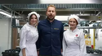 Ödüllü şef Akkor, Altınbaş Üniversitesi Gastronomi bölümünde