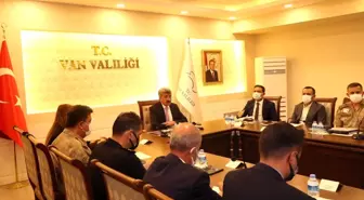 Son dakika haberi! Van Valisi Bilmez: 'Araçtaki göçmenler yakalandı, organizatör gözaltına alındı'