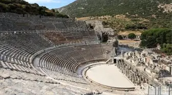 Antik dünyanın gözdesi 'Efes Tiyatrosu' 3 yıl aradan sonra sanat için kapılarını aralıyor