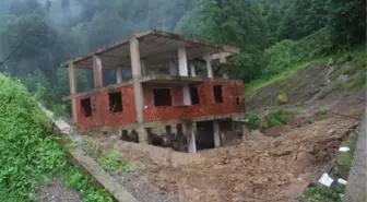 Rize'de 'oturulamaz' raporlu ev inşaatı, heyelanda bu kez 30 metre kaydı (2)