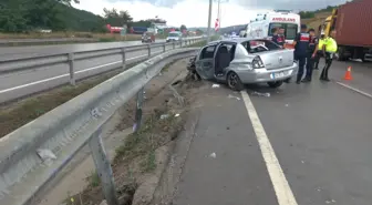 Samsun'da otomobilin bariyere çarpması sonucu bir kişi öldü, iki kişi yaralandı