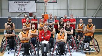Bakan Kasapoğlu, paralimpik sporcuları ziyaret etti