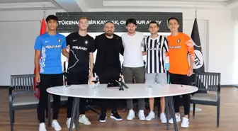 Altay, 4 futbolcusuyla profesyonel sözleşme imzaladı