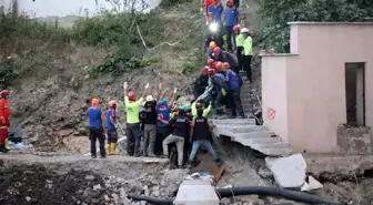 Bu apartman şimdiye kadar 9 kişiye mezar oldu, 11 kişide kayıp