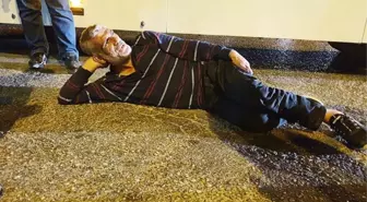 Parkta başlayan kavga kanlı bitti! Tartıştığı adamı boynundan bıçaklayıp kaçmaya çalışırken otobüs çarptı