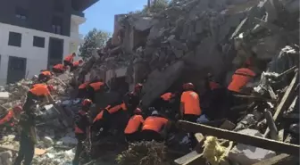 BEŞİKTAŞ'TA OLASI İSTANBUL DEPREMİ'NE KARŞI ÇOK YÖNLÜ 'TATBİKAT' YAPILDI