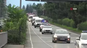 Yangın bölgesinden ülkelerine dönen Azeri itfaiyecilere Sürmene'den de bıçak hediyesi