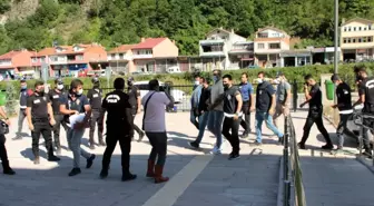 20 kişiye mezar olan apartmanın müteahhidi, Kastamonu'ya getirildi