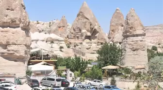 Belediye başkanının oğlu, peribacalarına zarar verdiği için yıkılan restoranın yerine yenisini yapınca tepki çekti